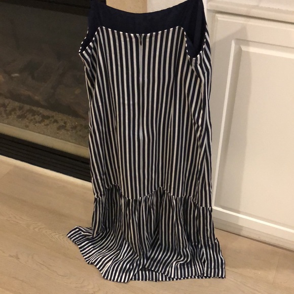 Elizabeth and James strapless dress 4 - Picture 2 of 5